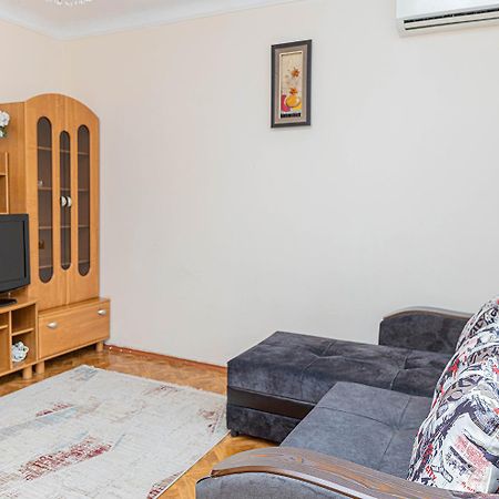 Reliablehouse Квартира В Самом Центре Города Appartement Alma-Ata Buitenkant foto